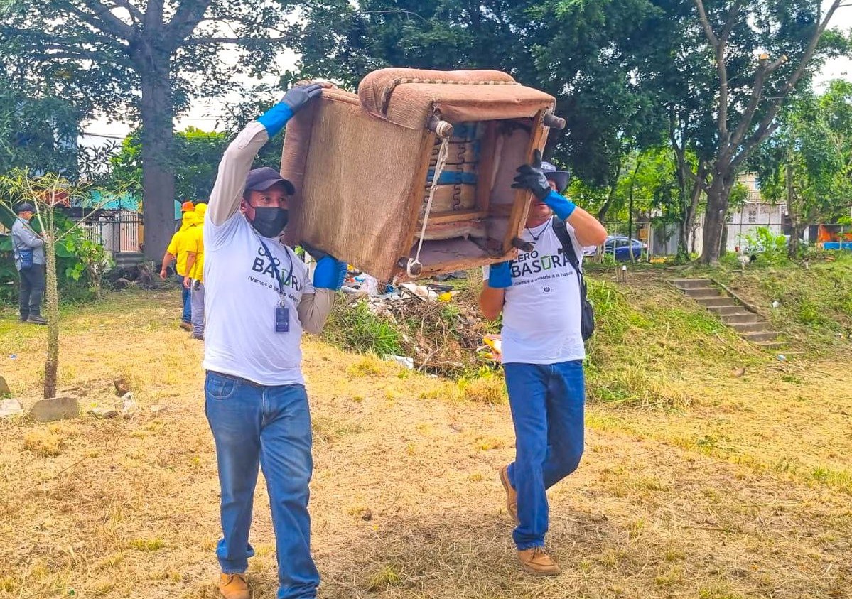 Efectúan mega jornada de limpieza en diversas zonas de Soyapango efectuan-mega-jornada-de-limpieza-en-diversas-zonas-de-soyapango